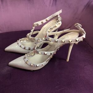 Valentino Nude Rockstud Heels 37.5